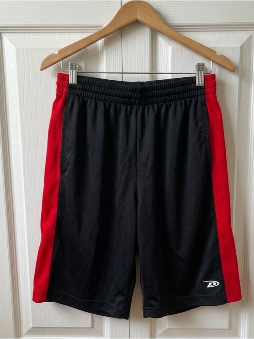 NWOT Pro Player Boys Large (10-12) Black & Red Mesh Athletic Basketball Shorts